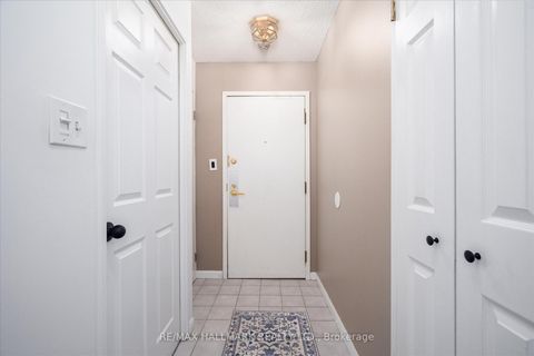 Photo 3 at 613 - 24 Wellesley Street W, Bay Street Corridor, Toronto