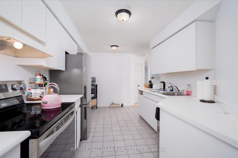 Photo 12 at 613 - 24 Wellesley Street W, Bay Street Corridor, Toronto