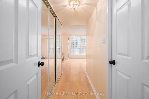 Photo 14 at 613 - 24 Wellesley Street W, Bay Street Corridor, Toronto