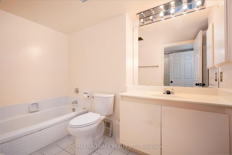 Photo 15 at 613 - 24 Wellesley Street W, Bay Street Corridor, Toronto
