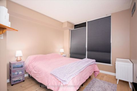 Photo 18 at 613 - 24 Wellesley Street W, Bay Street Corridor, Toronto