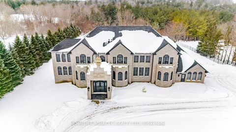 Photo 2 at 56 Orico Court, Kleinburg, Vaughan