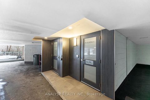 Photo 1 at 216 - 121 Woodbridge Avenue, West Woodbridge, Vaughan