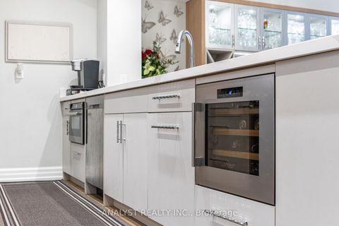 Photo 10 at 216 - 121 Woodbridge Avenue, West Woodbridge, Vaughan