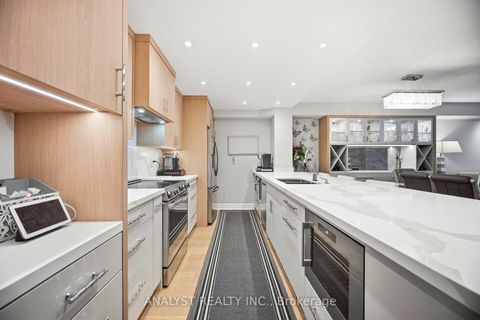 Photo 11 at 216 - 121 Woodbridge Avenue, West Woodbridge, Vaughan