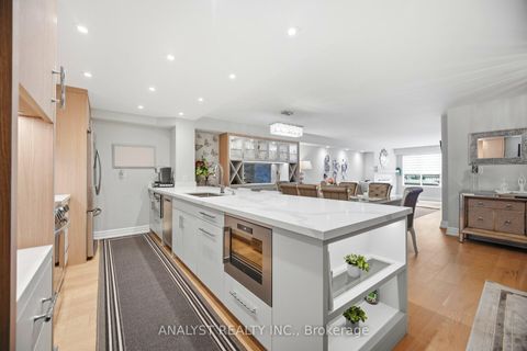 Photo 12 at 216 - 121 Woodbridge Avenue, West Woodbridge, Vaughan