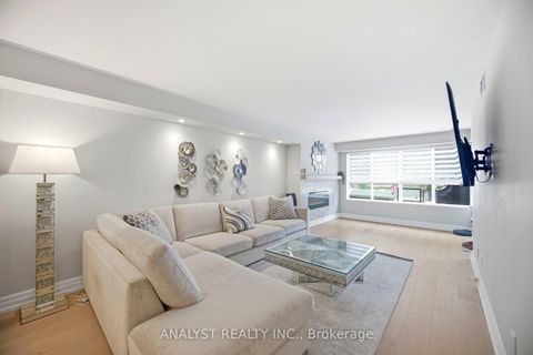 Photo 18 at 216 - 121 Woodbridge Avenue, West Woodbridge, Vaughan