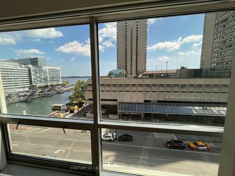 Photo 13 at 607 - 10 Queens Quay W, Waterfront Communities C1, Toronto