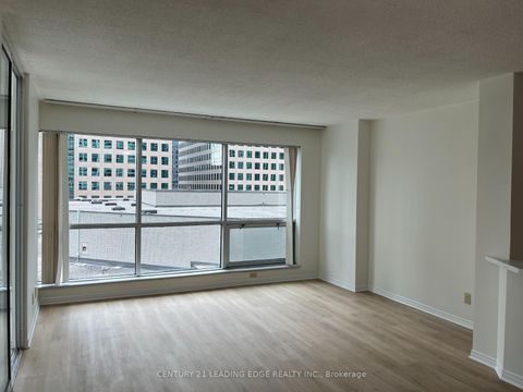 Photo 17 at 607 - 10 Queens Quay W, Waterfront Communities C1, Toronto