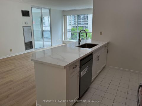 Photo 25 at 607 - 10 Queens Quay W, Waterfront Communities C1, Toronto