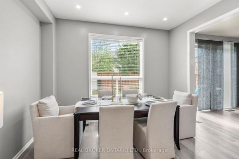 Photo 11 at 85 Laurier Avenue, Oak Ridges, Richmond Hill