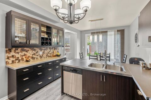 Photo 16 at 85 Laurier Avenue, Oak Ridges, Richmond Hill