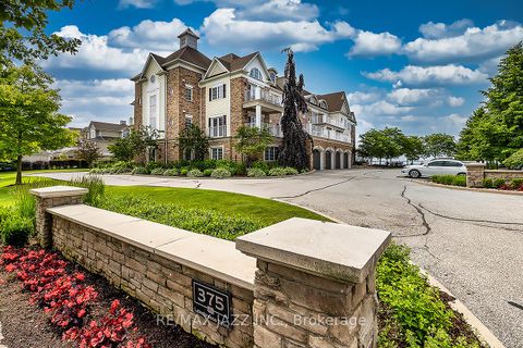 Photo 5 at 102 - 375 Lakebreeze Drive, Newcastle, Clarington