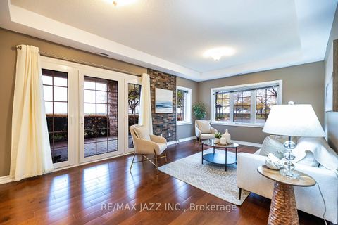 Photo 8 at 102 - 375 Lakebreeze Drive, Newcastle, Clarington