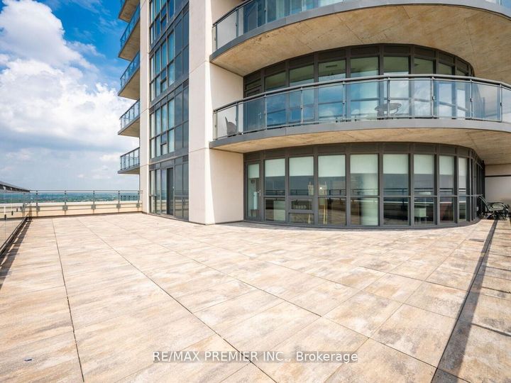 Photo 3 at 1805 - 15 Lynch Street, Queen Street Corridor, Brampton