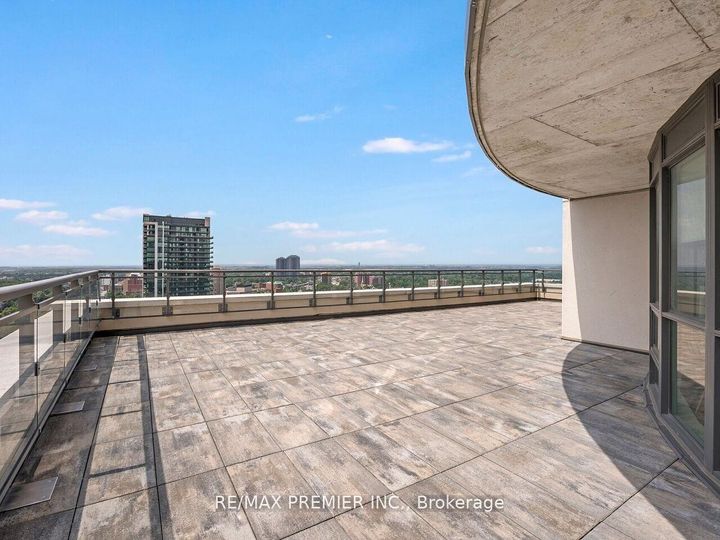 Photo 5 at 1805 - 15 Lynch Street, Queen Street Corridor, Brampton