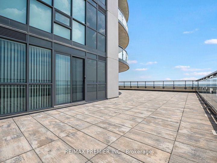 Photo 6 at 1805 - 15 Lynch Street, Queen Street Corridor, Brampton