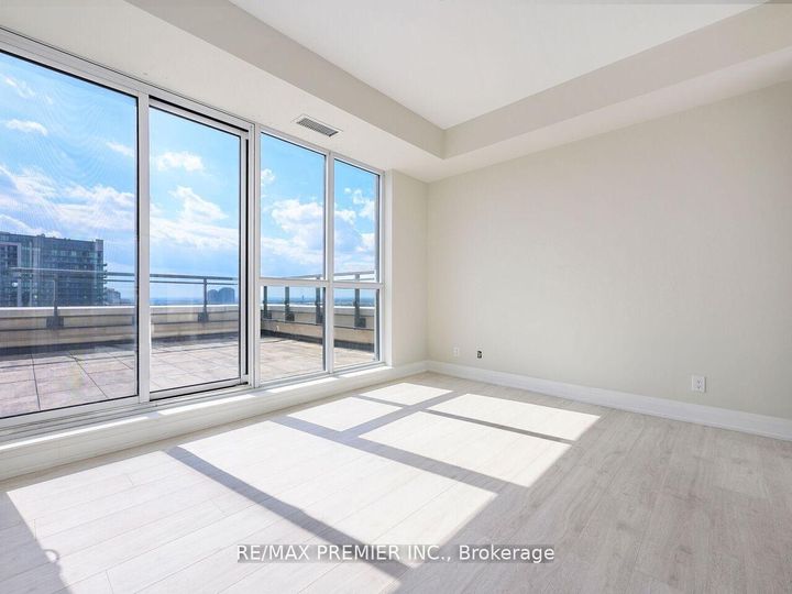 Photo 31 at 1805 - 15 Lynch Street, Queen Street Corridor, Brampton