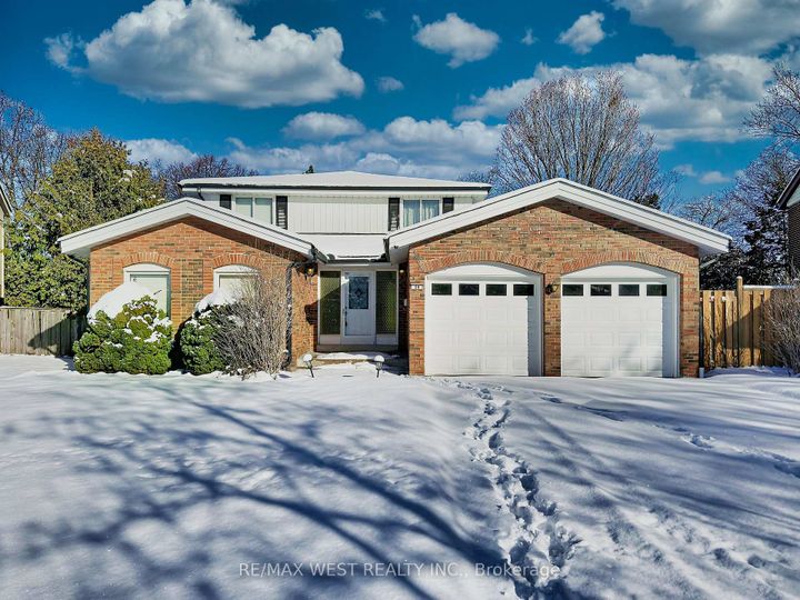 Photo 1 at 20 Foxwood Grove, L'Amoreaux, Toronto