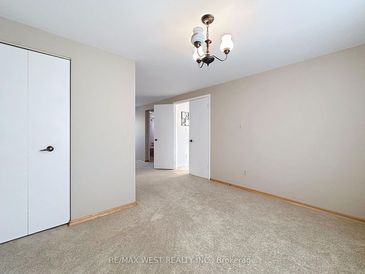 Photo 26 at 20 Foxwood Grove, L'Amoreaux, Toronto