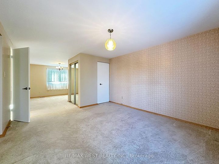 Photo 29 at 20 Foxwood Grove, L'Amoreaux, Toronto