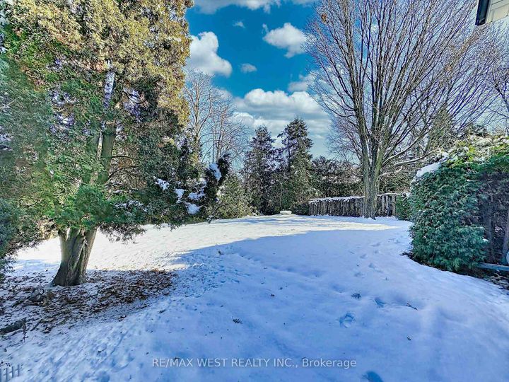 Photo 46 at 20 Foxwood Grove, L'Amoreaux, Toronto