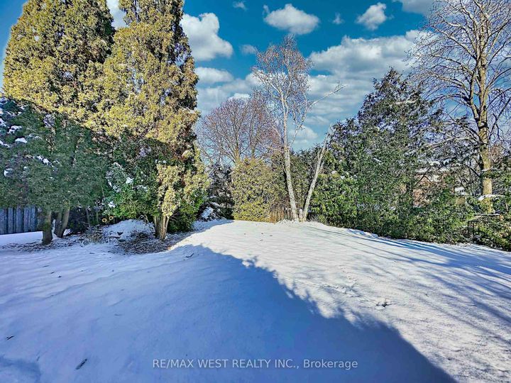 Photo 48 at 20 Foxwood Grove, L'Amoreaux, Toronto