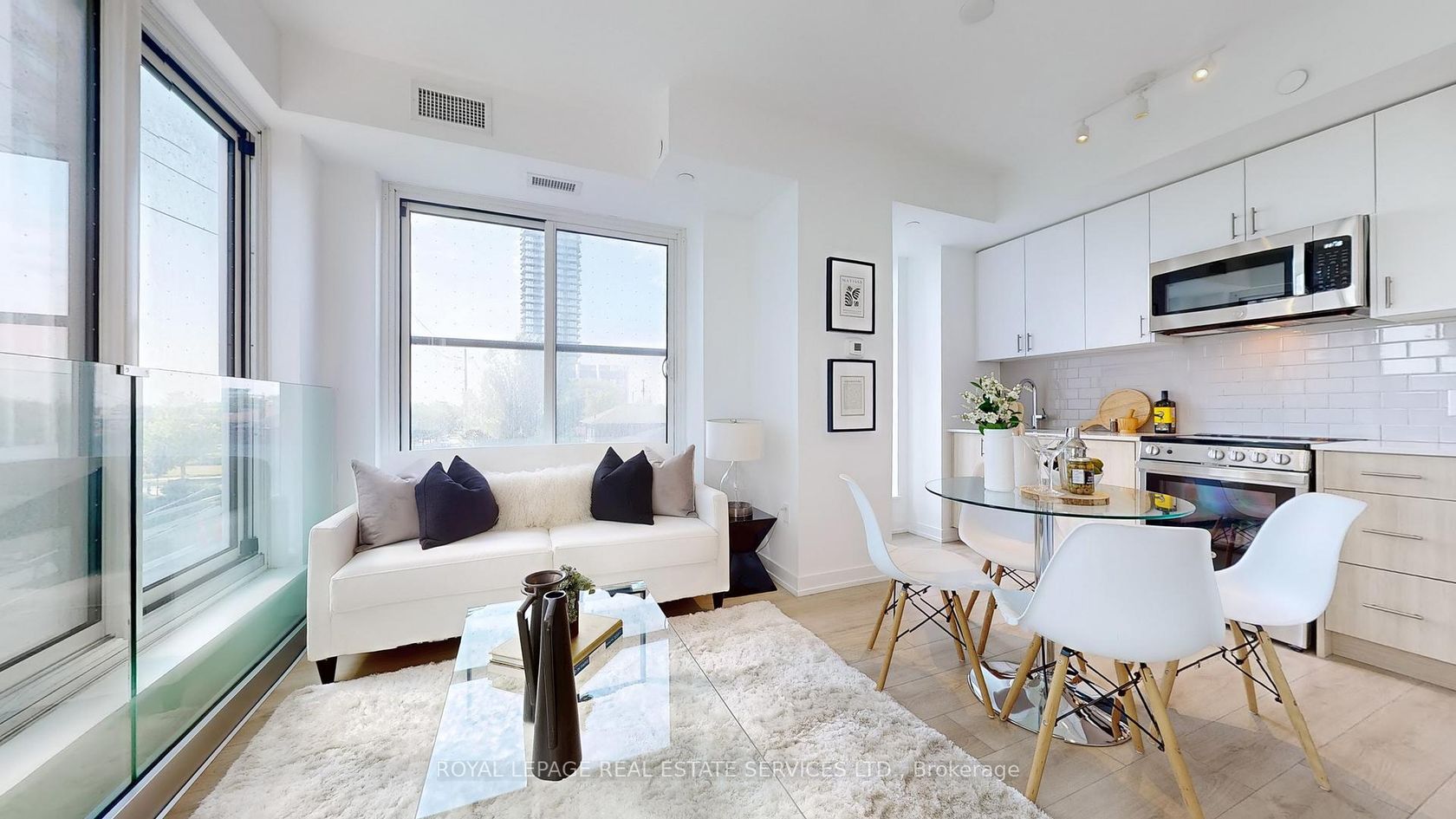 213 - 1195 The Queensway, City Centre West, Toronto by Loree Meneguzzi Real Estate 213 - 1195 The Queensway, City Centre West, Toronto