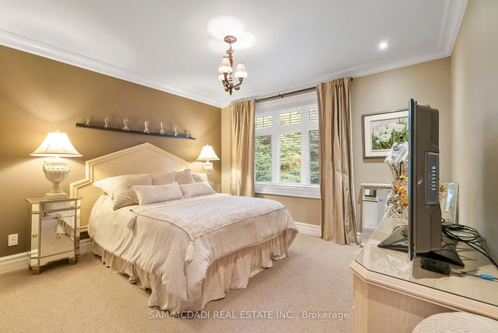 Photo 13 at 1522 Glenhill Crescent, Lorne Park, Mississauga