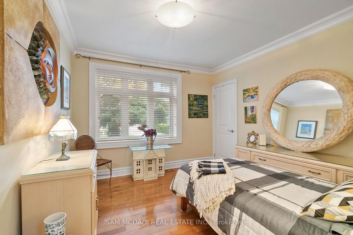 Photo 19 at 1522 Glenhill Crescent, Lorne Park, Mississauga