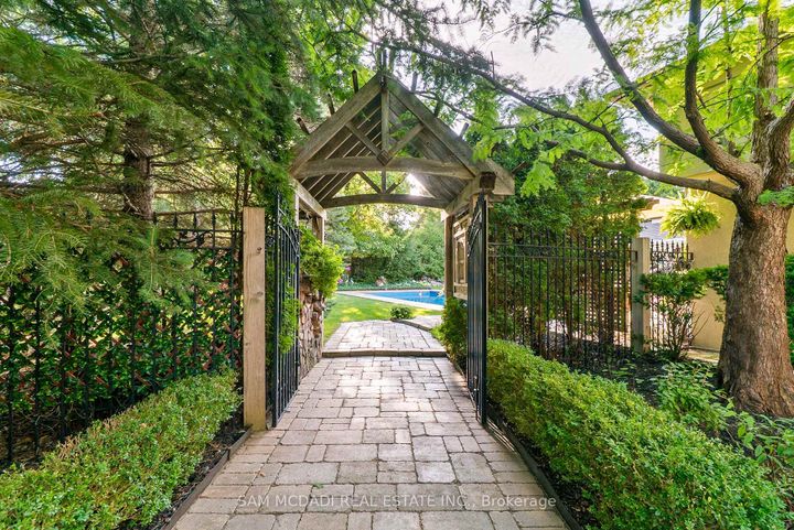 Photo 45 at 1522 Glenhill Crescent, Lorne Park, Mississauga