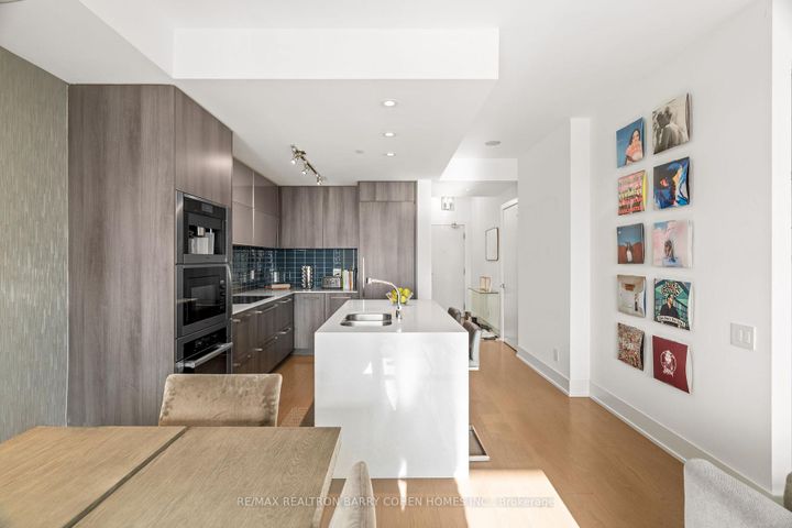 Photo 11 at 401 - 170 Avenue Road, Annex, Toronto