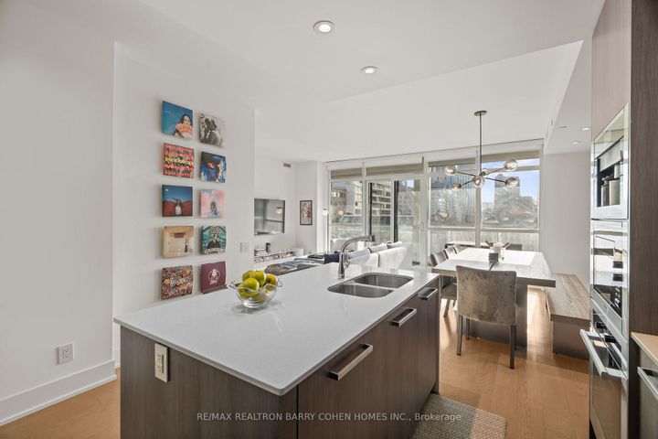 Photo 13 at 401 - 170 Avenue Road, Annex, Toronto