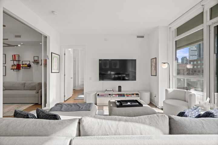 Photo 17 at 401 - 170 Avenue Road, Annex, Toronto