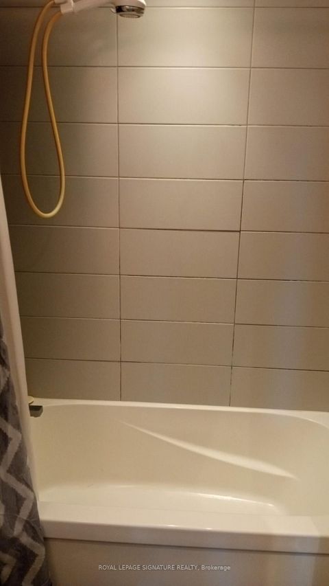 Photo 12 at 415 - 205 Manning Avenue, Bellwoods, Toronto