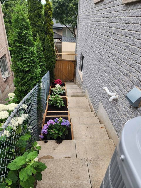 Photo 38 at 18 Todd Drive, Bayshore, Barrie