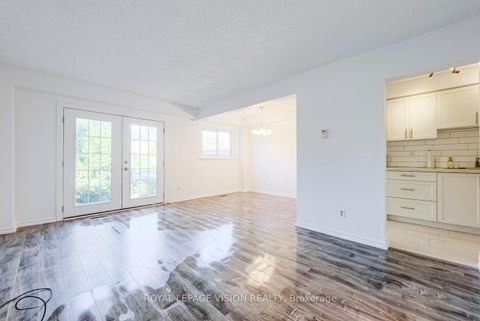 Photo 6 at 8 - 301 Washburn Way, Malvern, Toronto