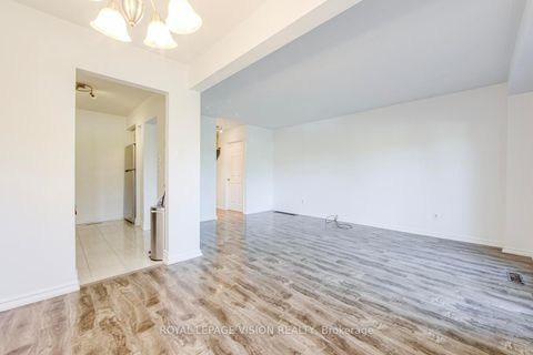 Photo 9 at 8 - 301 Washburn Way, Malvern, Toronto