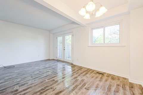 Photo 10 at 8 - 301 Washburn Way, Malvern, Toronto