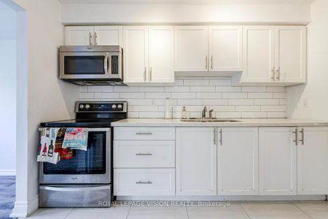 Photo 12 at 8 - 301 Washburn Way, Malvern, Toronto