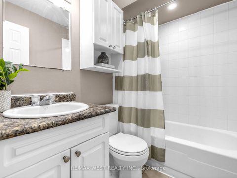 Photo 14 at 117 - 246 Milestone Crescent, Aurora Village, Aurora