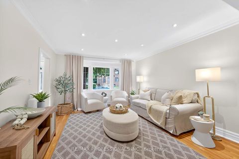 Photo 4 at 31 Nineteenth Street, New Toronto, Toronto