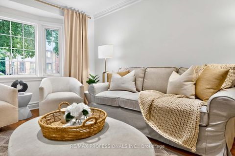 Photo 5 at 31 Nineteenth Street, New Toronto, Toronto