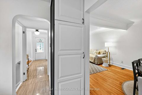 Photo 10 at 31 Nineteenth Street, New Toronto, Toronto