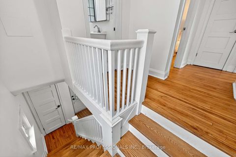 Photo 11 at 31 Nineteenth Street, New Toronto, Toronto