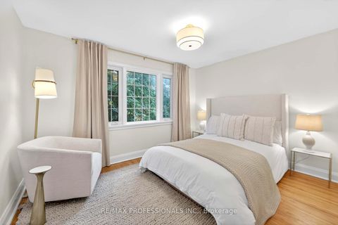 Photo 12 at 31 Nineteenth Street, New Toronto, Toronto