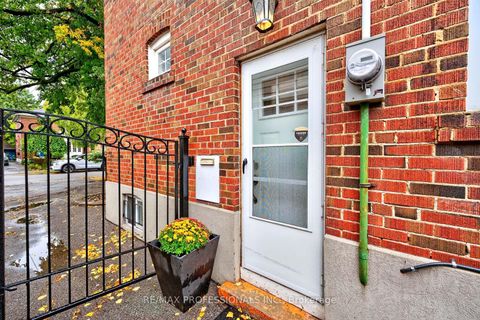 Photo 19 at 31 Nineteenth Street, New Toronto, Toronto