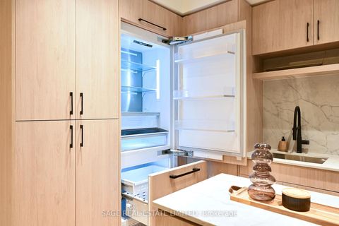 Photo 11 at 101 - 109 Erskine Avenue, Mount Pleasant West, Toronto