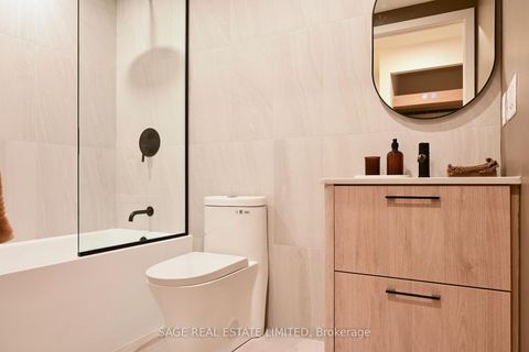 Photo 25 at 101 - 109 Erskine Avenue, Mount Pleasant West, Toronto