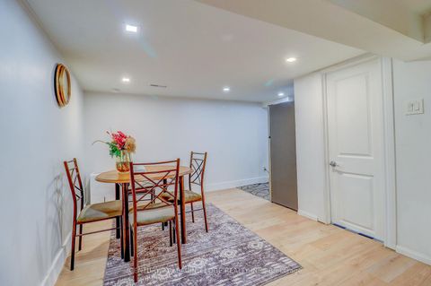 Photo 3 at 107 Lakeland Crescent, Oak Ridges Lake Wilcox, Richmond Hill